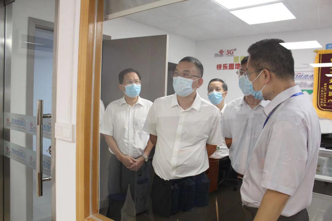 市政协到市行政服务中心督办政协提案办理工作_2